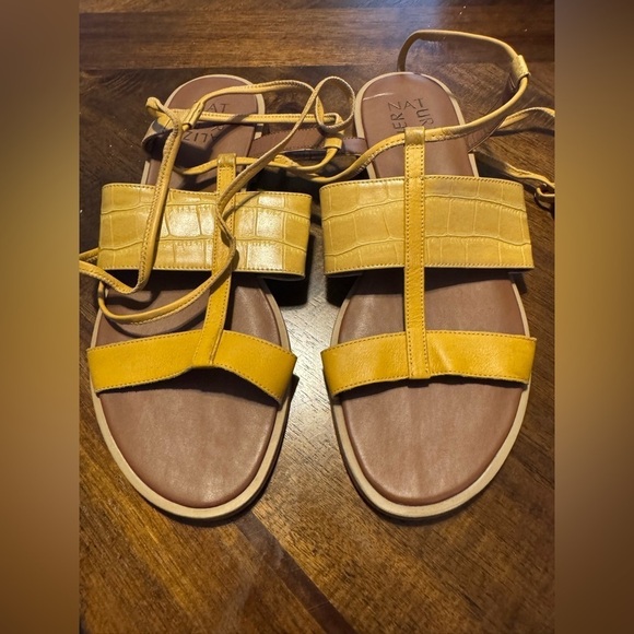 Naturalizer Women's Fayee Ankle Strap Flat Sandal - Picture 4 of 7